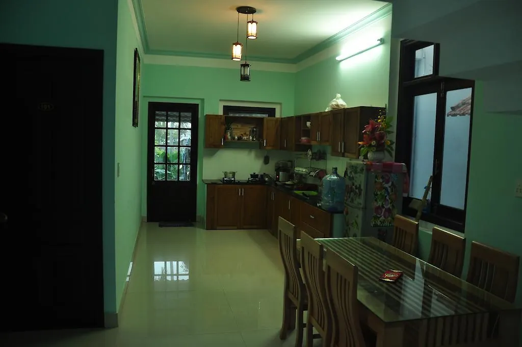 Lama Homestay Хойан