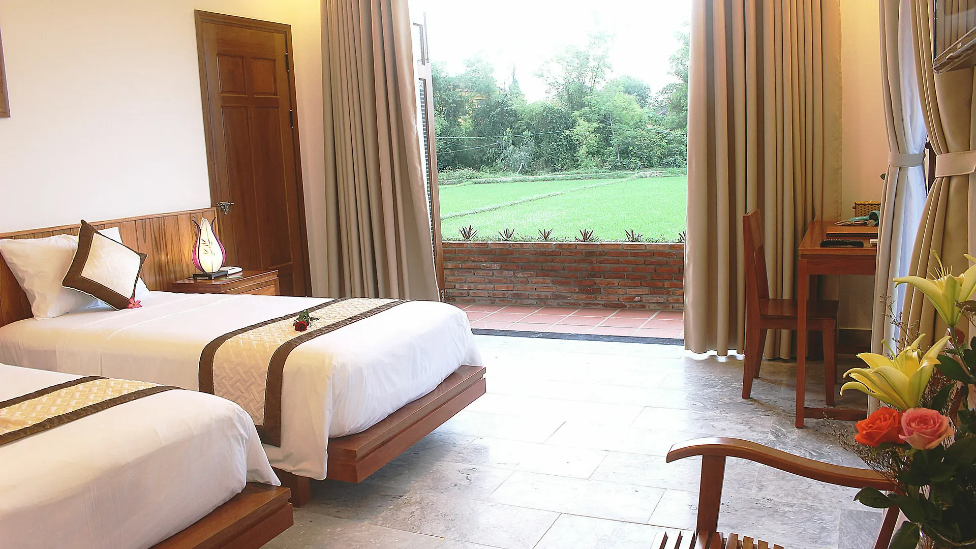 Отель Lama Homestay Хойан